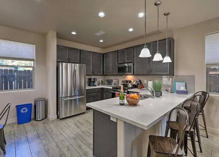 Centrally Located Vacation W/ Patio