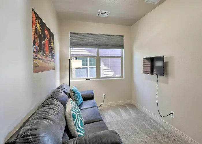 Ferienhaus Centrally Located Vacation W/ Patio