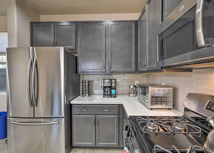 Centrally Located Vacation W/ Patio *