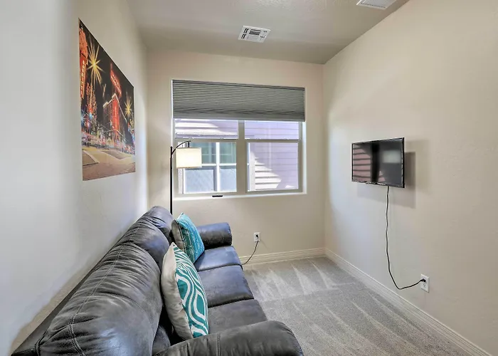 Centrally Located Vacation W/ Patio *